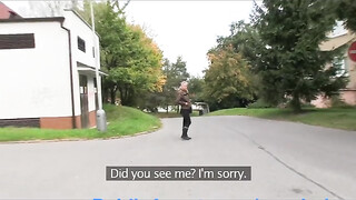Világos Szőke tini spiné a raktárban dug