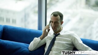 Escort tini kisasszony análba dugva