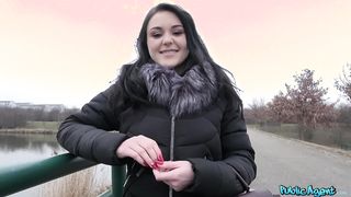 Orosz tini bige pénzért baszik