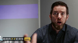 Brazzers - Cali Carter a hatalmas didkós tini