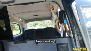 Fake Taxi - Sabien DeMonia a nagy kannás ribi