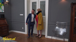 Mature.nl - Vén házastárs popóba tolva