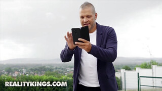 Reality Kings - Cherry Kiss hátsója durván bekúrva