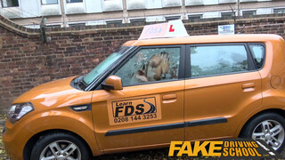 Fake Driving School - brutálisan méretes tőgyes világos szőke nő