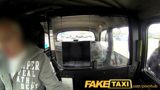 FakeTaxi - cuki kisasszony méretes seggel megfizet