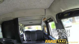 FakeTaxi félvér kisasszony meztelenül