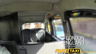 FakeTaxi cuki göndör fekete csajszi nagyon jól baszható