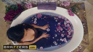 Brazzers - Katana Kombat fürdés után dug is
