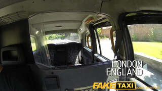 FakeTaxi amerikai félvér spiné kúrni akar