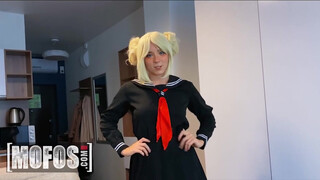 Mofos - Sweetie Fox a cosplayes kiscsaj hátsó bejáratba dugva