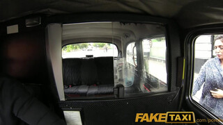 FakeTaxi - méretes cickós nőci nem akar fizetni