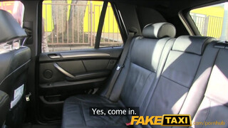 FakeTaxi - félénk csaj belelendül a dologba