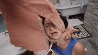 Brazzers - Violet Myers a fürdőben szexel