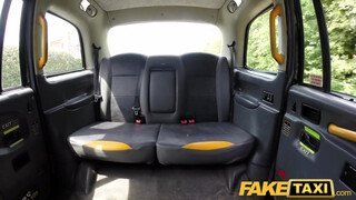 Fake Taxi - Ashleigh Devere a méretes csöcsű hölgyemény