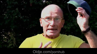 Öreg tata hátsó bejáratba reszeli a bombázó tinit
