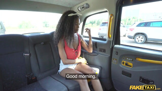 Fake Taxi - Tina Fire a méretes cickós csoki hölgyemény