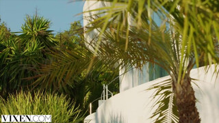 VIXEN - Ginebra Bellucci buli után egy jót baszik