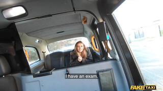 Fake Taxi - 18 éves hölgyemény popsiba kefélve