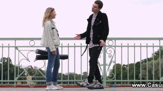 Casual Tini Szex - bombázó fekete lány és a barátja
