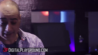 Digital Playground - Aidra Fox keményen bekúrva