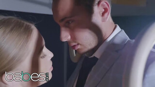 Babes - Alessandra Jane a izgató táncos spiné