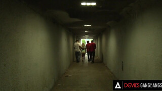 DevilsGangbangs - Latina milf gruppen szex kefélése