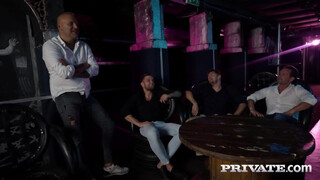 Private com - Tiffany Rousso és Cherry Kiss négy pasival kúrel