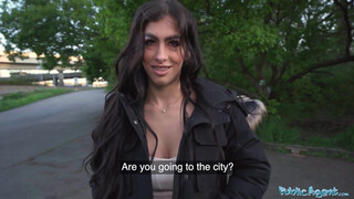 Public Agent - Alicia Trece a fogszabályzós latin amerikai kiscsaj