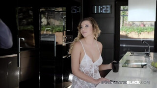 PrivateBlack - Anna Polina a hatalmas tőgyes fiatal bige