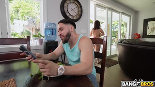 BANGBROS - Crystal Chase a nagy didkós spanyol lány