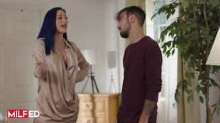 MILFED - Eve Marlowe fiatalabb pasival szexel