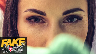 Fake Hostel HD - Lilu Moon a fullos orosz hölgyemény
