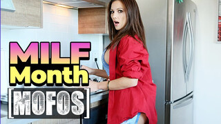 MOFOS - Mandy Flores feneke megkefélve