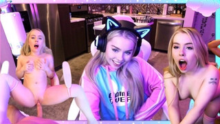 Haley Spades a gyönyörű gamer hölgyemény