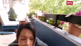 Lara Bergmann forró baletli cumizása meghágva méretes faszal