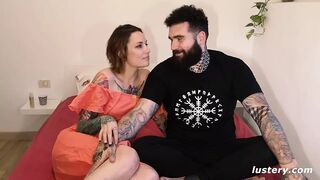Silvia alázatos cumizása desmond dákóján latin amerikai hőn