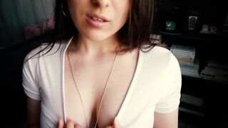 Tini amatőr barna hajú hatalmas csöcsű kisasszony asmr relax kefélése
