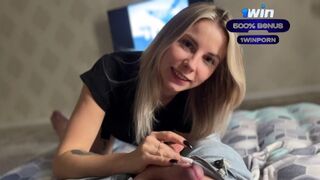 Amatőr világos szőke picsa vad cumizása hatalmas fasszal